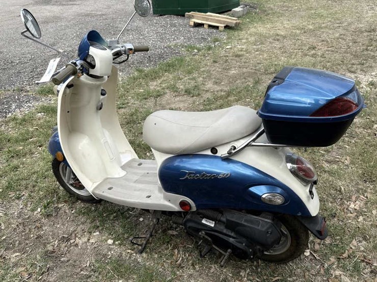 #106-•-2012-taotao-50-moped-image-5