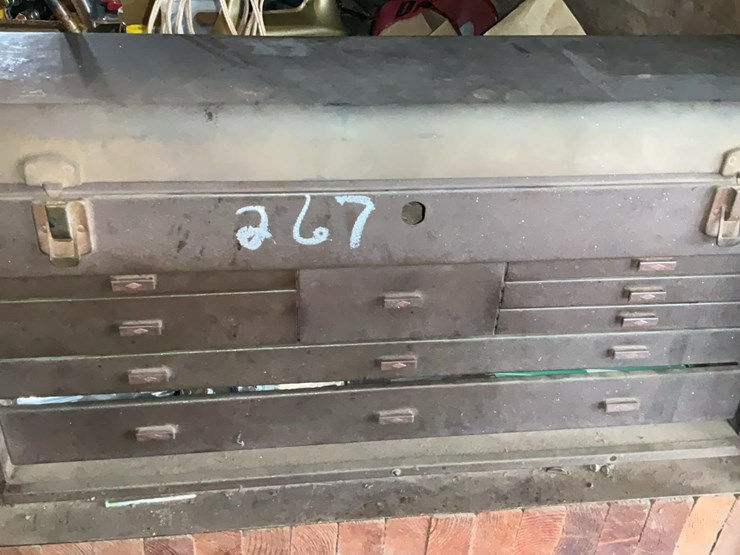 #266-•-tool-chest,-oils,-torches-and-parts-image-11