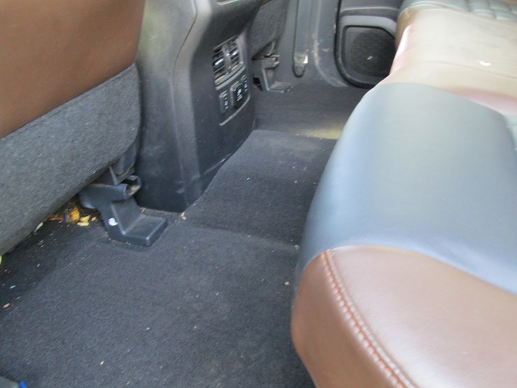 2016-nissan-titan-image-26