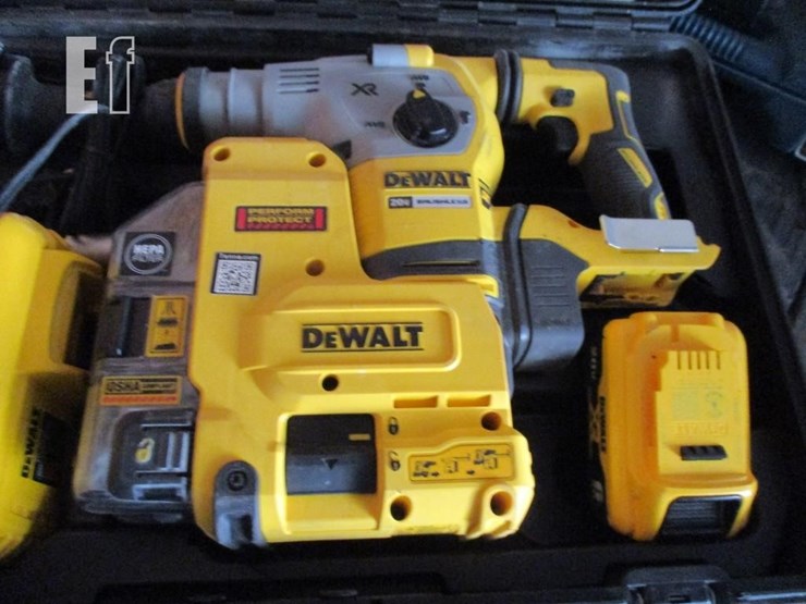 dewalt-xr-20-volt-cordless-rotary-hammer-image-5