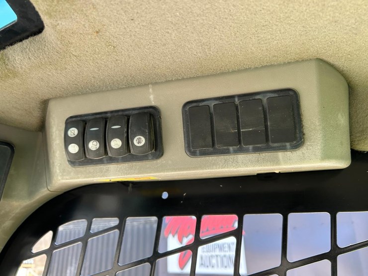 caterpillar-257d-image-22