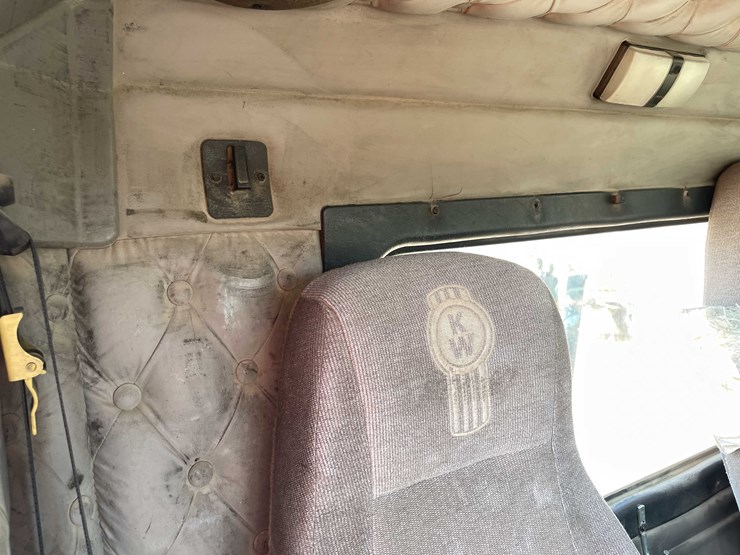 2004-kenworth-t800-image-91