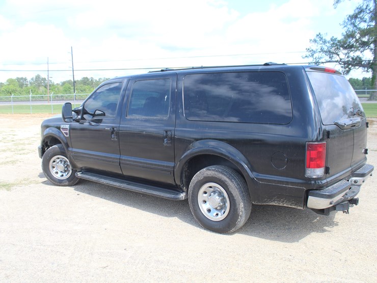 2002-ford-excursion-image-4