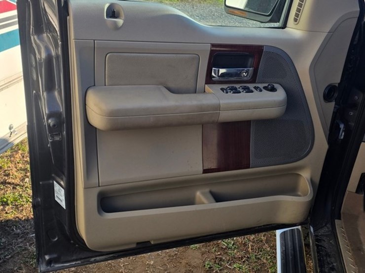 2005-ford-f150-image-37