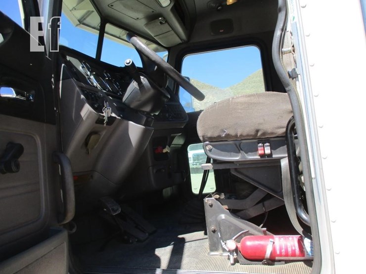 2012-peterbilt-386-image-7