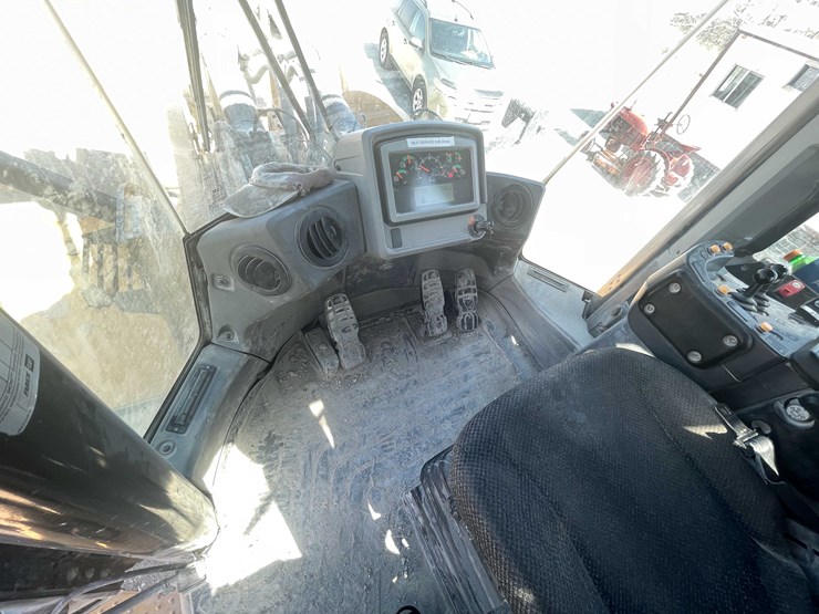 caterpillar-982m-image-80