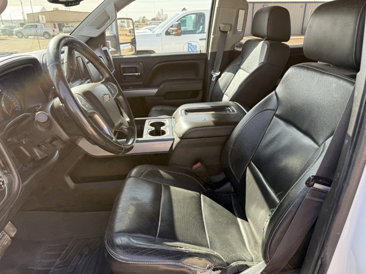 2015-chevrolet-silverado-2500hd-image-9