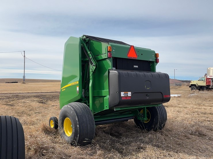 john-deere-560m-image-6