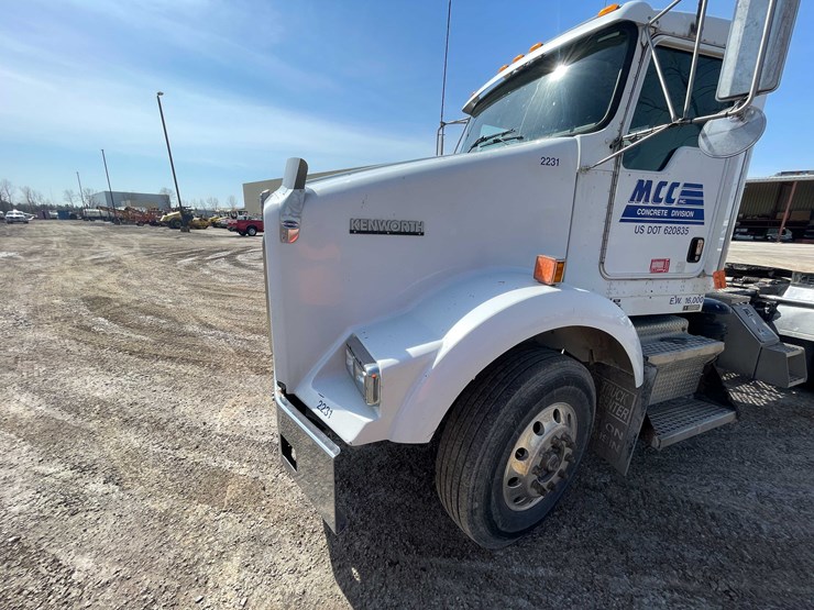 2004-kenworth-t800-image-39