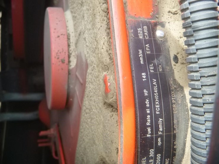 2016-freightliner-m2-106-image-16