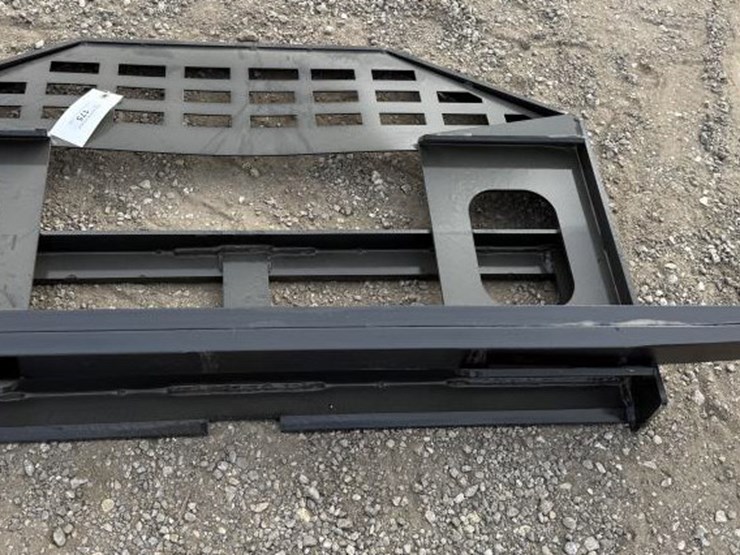 #175-•-skid-steer-forks-image-1