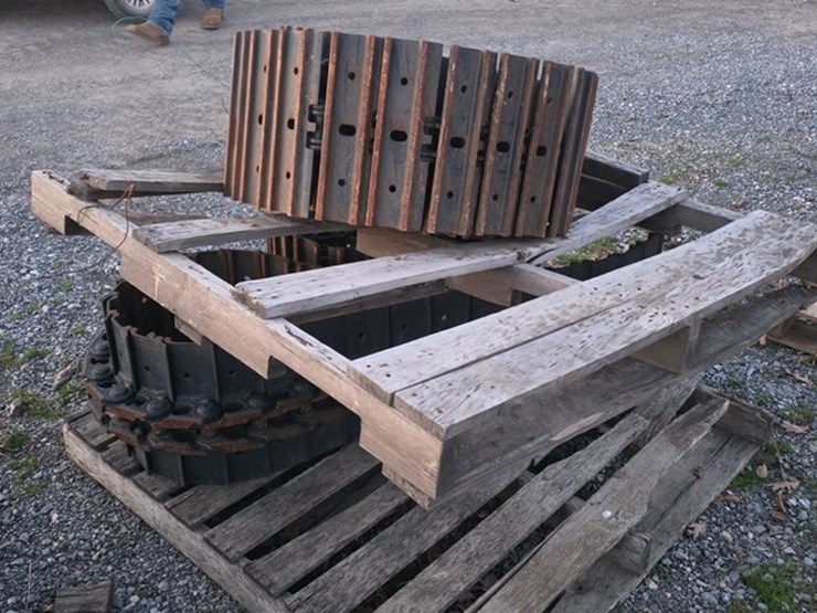 kubota-kx040-new-take-off-metal-tracks-image-3