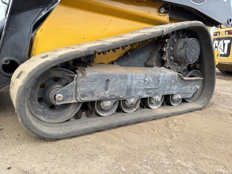 2022-deere-325g-image-15