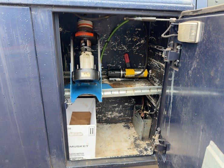 2012-ford-f550-xl-image-20