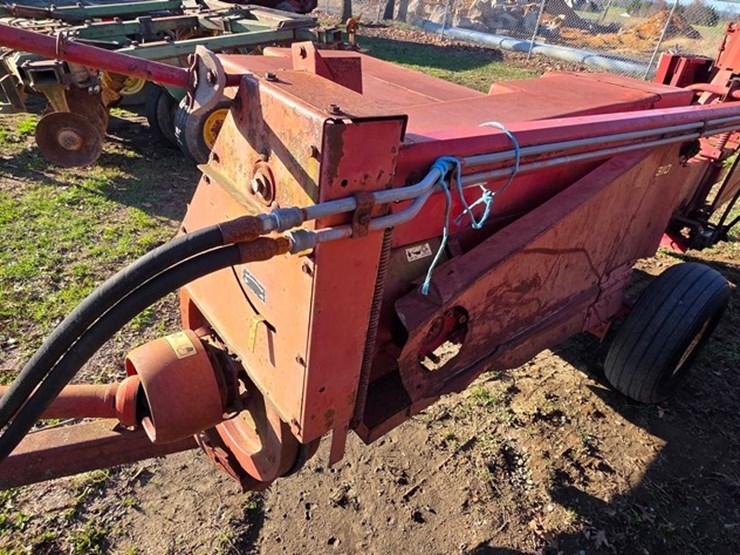 new-holland-310-image-26