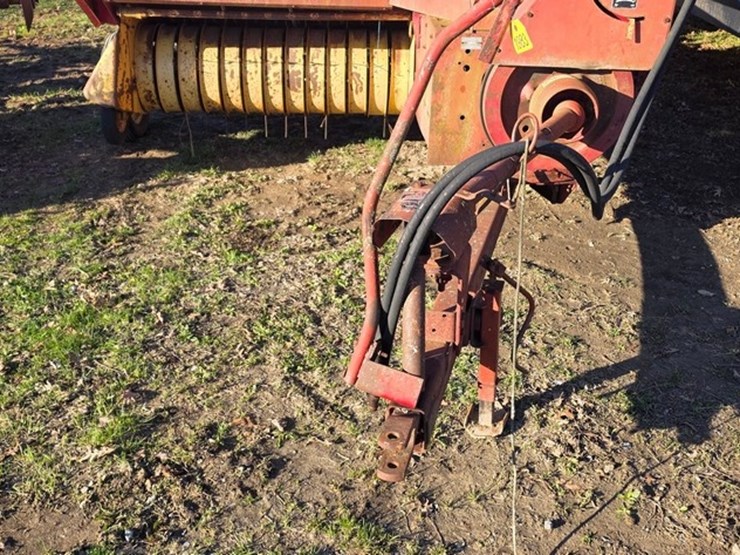 new-holland-310-image-28