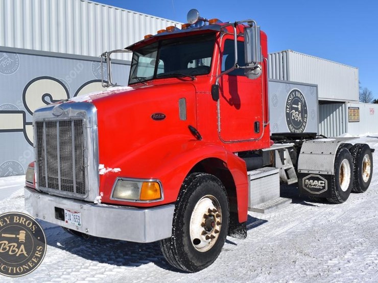 2005-peterbilt-385-image-1