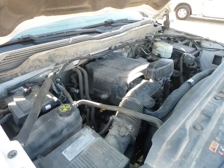 2017-chevrolet-2500-image-28