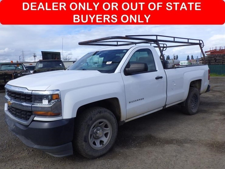 2018-chevrolet-1500-image-1