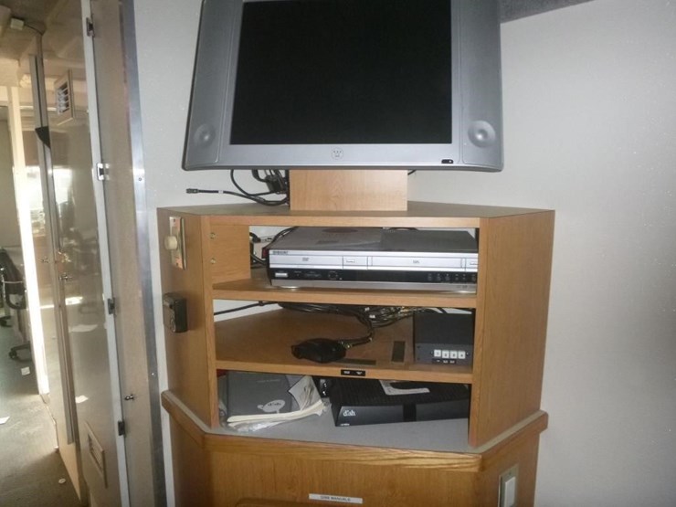 2005-freightliner-mt55-image-25