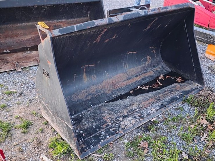 nsb-72"-loader-bucket-image-3