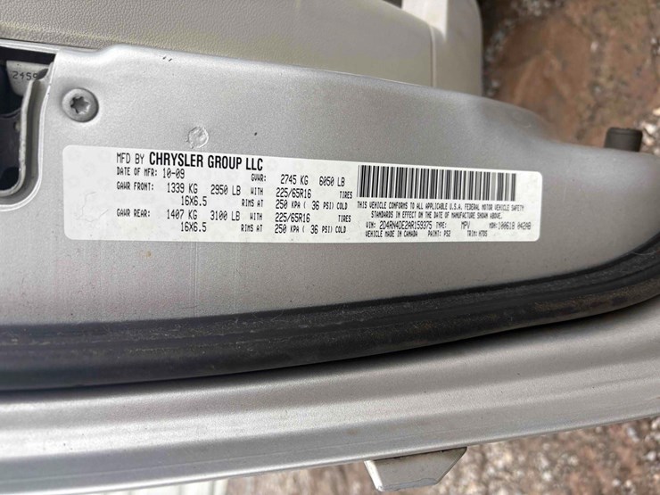 2010-dodge-caravan-image-19