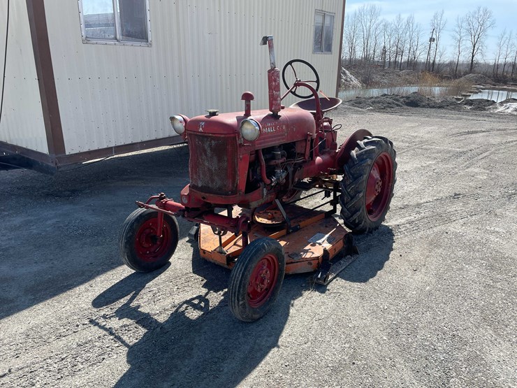 #5682-•-ih-cub-tractor-image-1