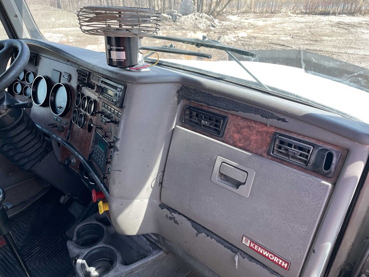2004-kenworth-t800-image-92