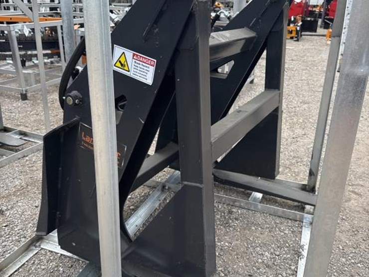 #19-•-skid-steer-log-grapple-image-1