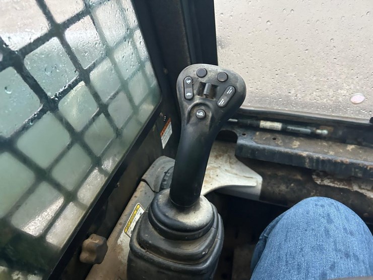 bobcat-t320-image-23