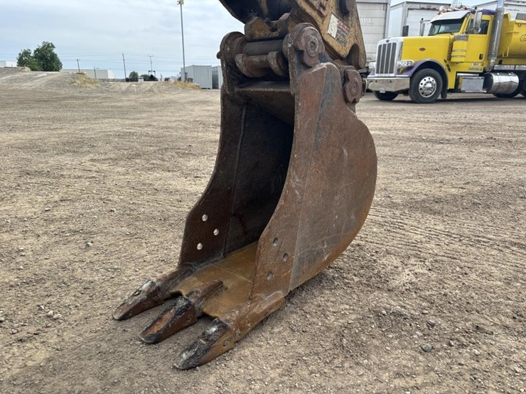 2010-caterpillar-303-image-11