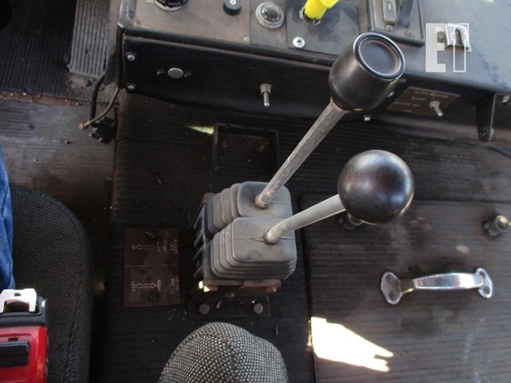 1992-caterpillar-c13-image-21