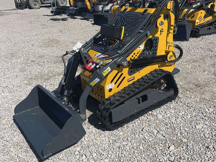 2026-sdlanch-dll60-mini-skid-steer-image-1