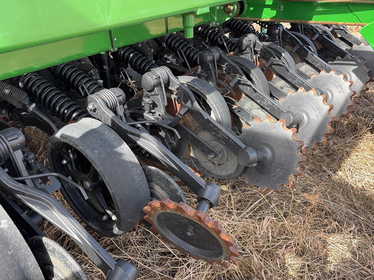 2023-john-deere-1590-image-14