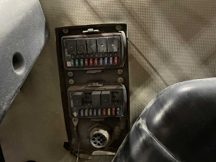 2012-caterpillar-226b3-image-50