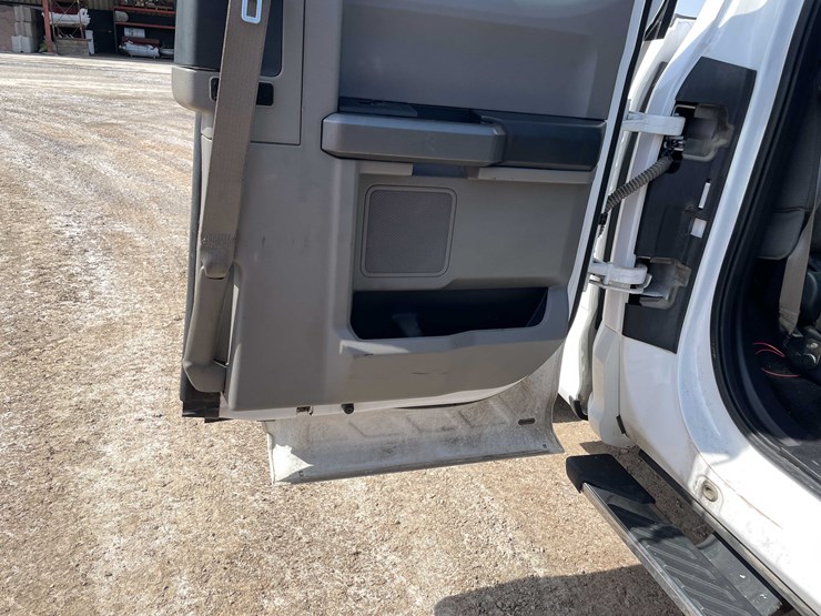 #5673-•-2015-f150-xlt-4x4-extended-cab-(has-wi-title)-image-81