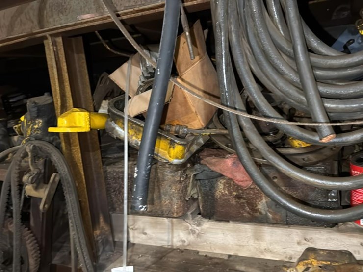 #263-•-steel-shelf-and-cat-engine-parts-image-9