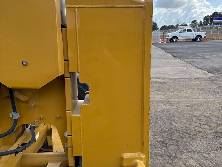 2011-caterpillar-140m2-vhp-plus-image-21