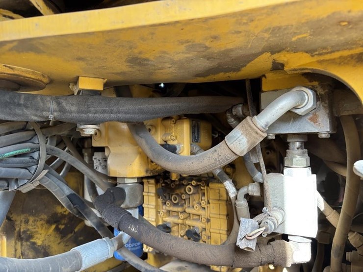 2008-deere-624j-image-27