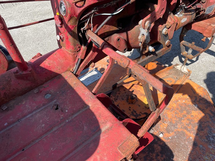 #5682-•-ih-cub-tractor-image-32