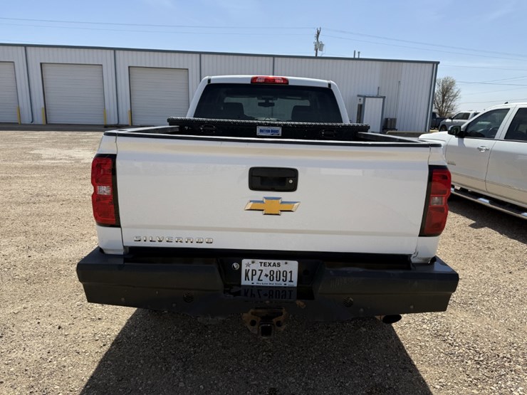 2015-chevrolet-silverado-2500hd-image-13