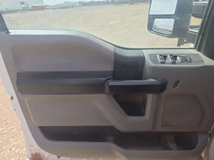 2018-ford-f350-image-14