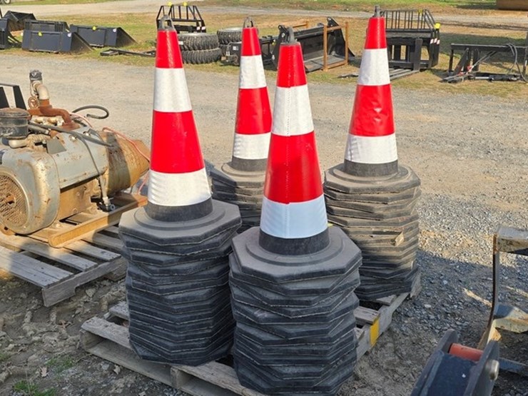 new-27-traffic-cones-image-3