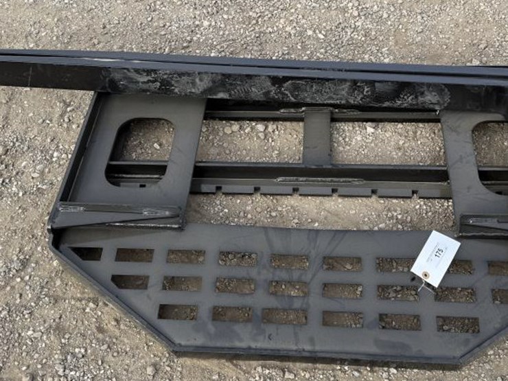 #175-•-skid-steer-forks-image-2