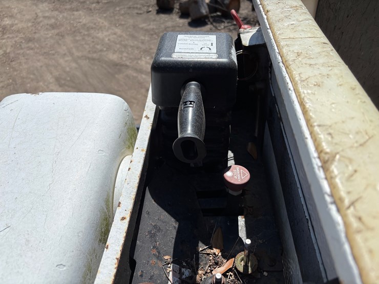 2010-ford-f750-image-41