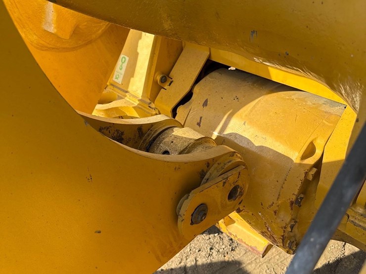 2020-caterpillar-938m-image-16