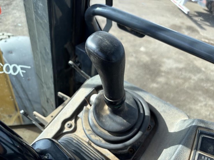 2008-deere-624j-image-36