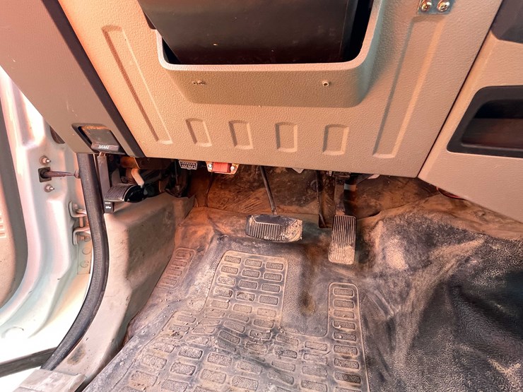 #5672-•-2010-f250-4x4-extended-cab-(has-wi-title)-image-68