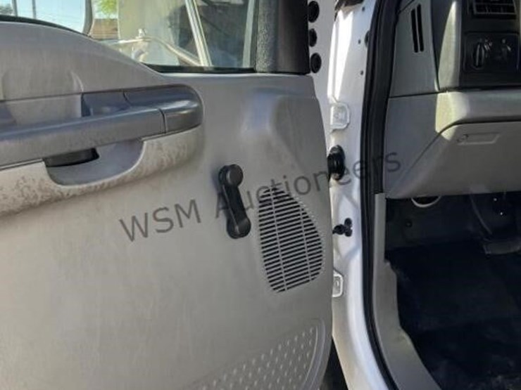 2008-ford-f650-image-26