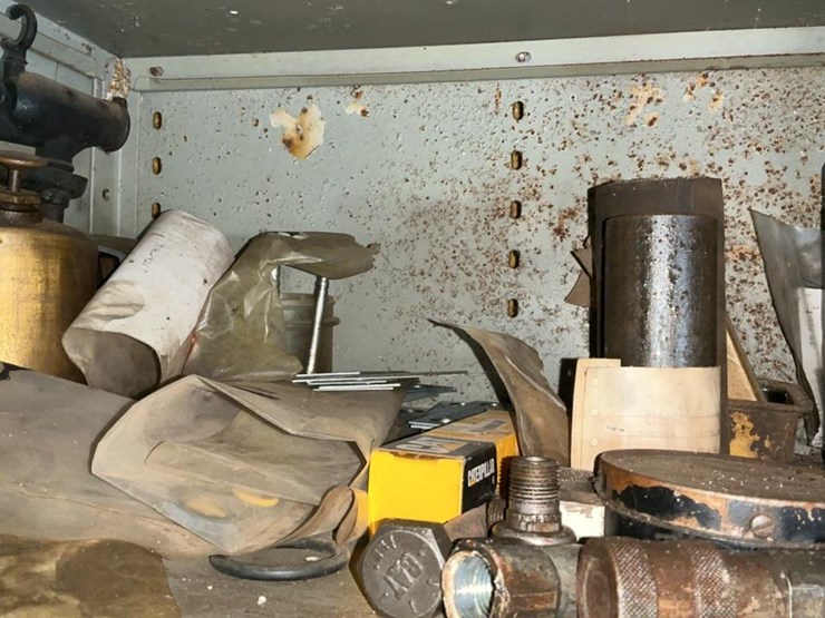 #231-•-parts-shelf-and-contents-image-42